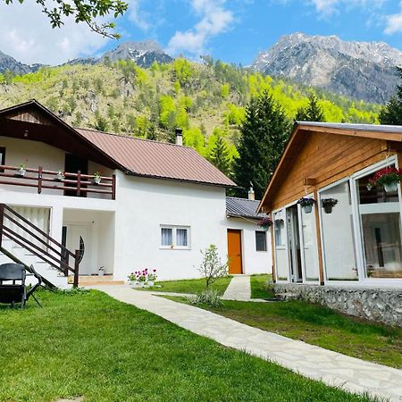 Bujtina Arlindi Bed & Breakfast Валбона Екстериор снимка