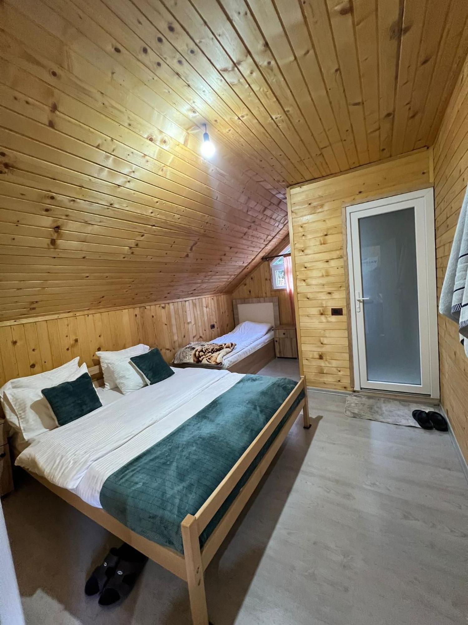Bujtina Arlindi Bed & Breakfast Валбона Екстериор снимка
