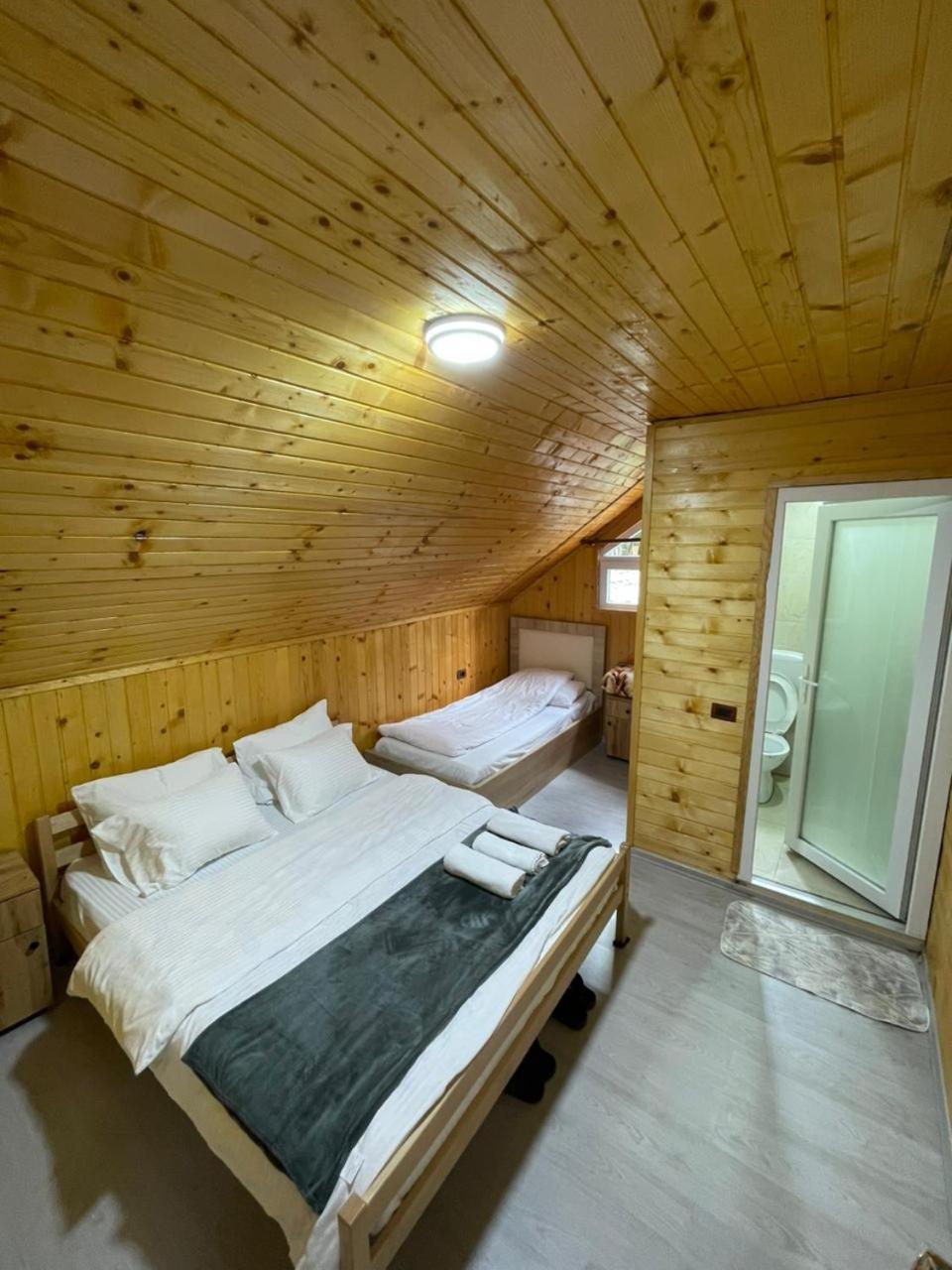 Bujtina Arlindi Bed & Breakfast Валбона Екстериор снимка