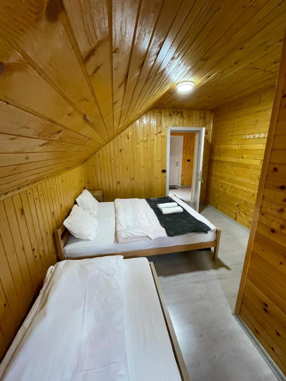 Bujtina Arlindi Bed & Breakfast Валбона Екстериор снимка